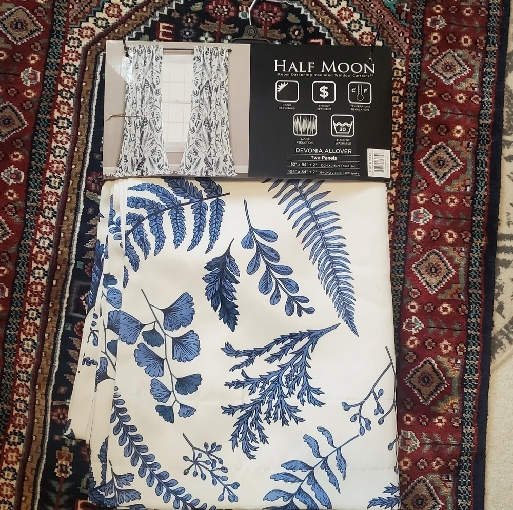 HALF MOON DEVONIA ALLOVER TWO PANELS. ROOM DARK. CURTAINS NOISE REDUC. 52X84 NWT